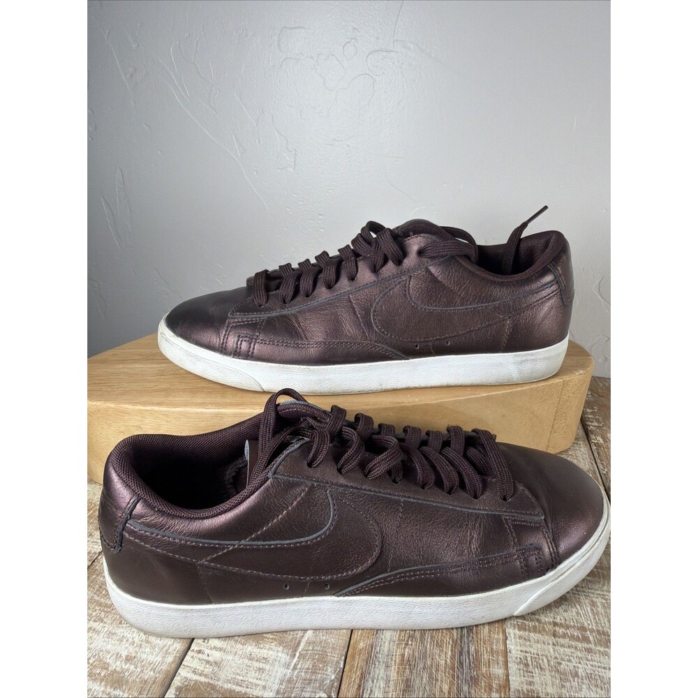 Nike Blazer Low LE Womens 10 Metallic Mahogany 902